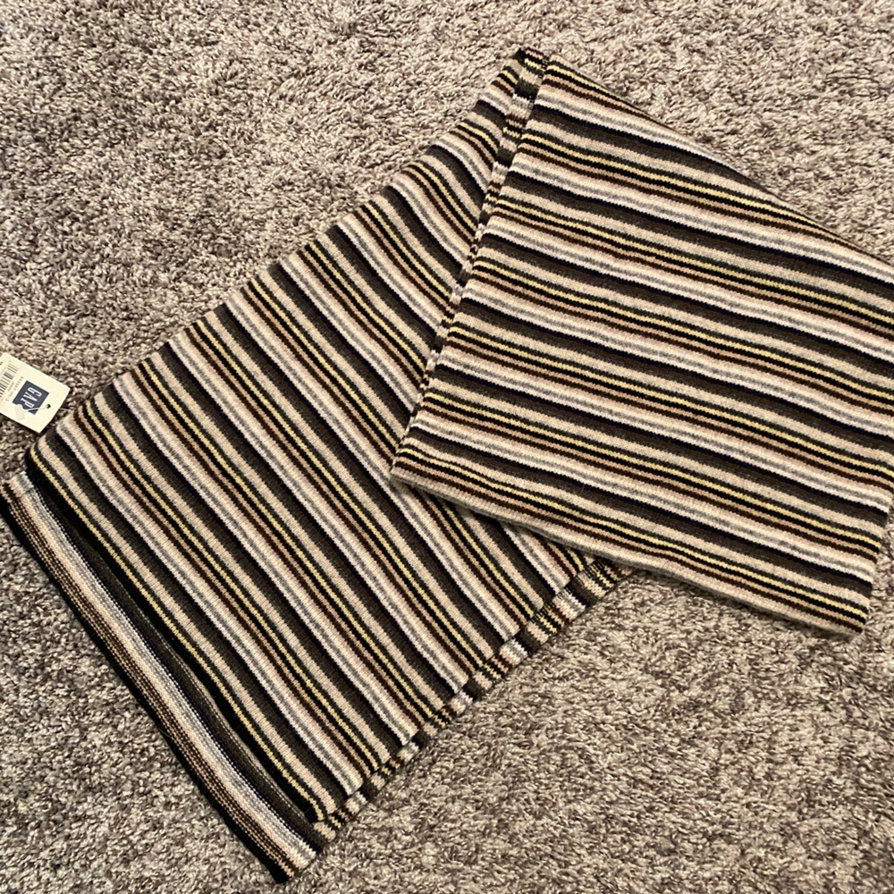 Gap wool scarf NWT